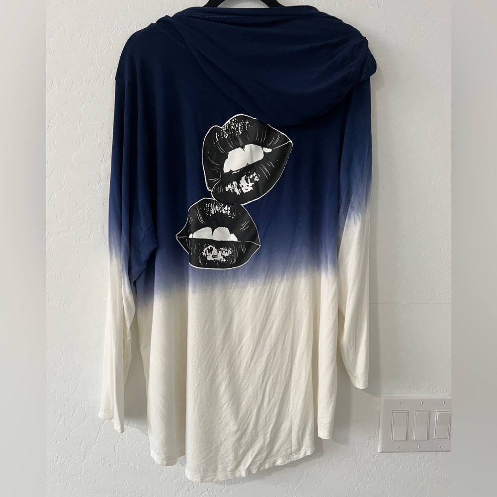 Torrid Hoodie Super Soft Lips Graphic Tie Dye Ombre Navy Blue 3 3XL NWOT